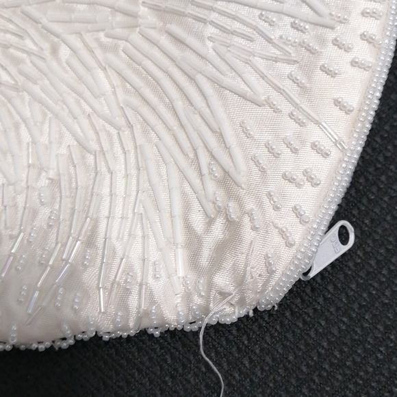 Beaded clutch - Picture 5 of 7